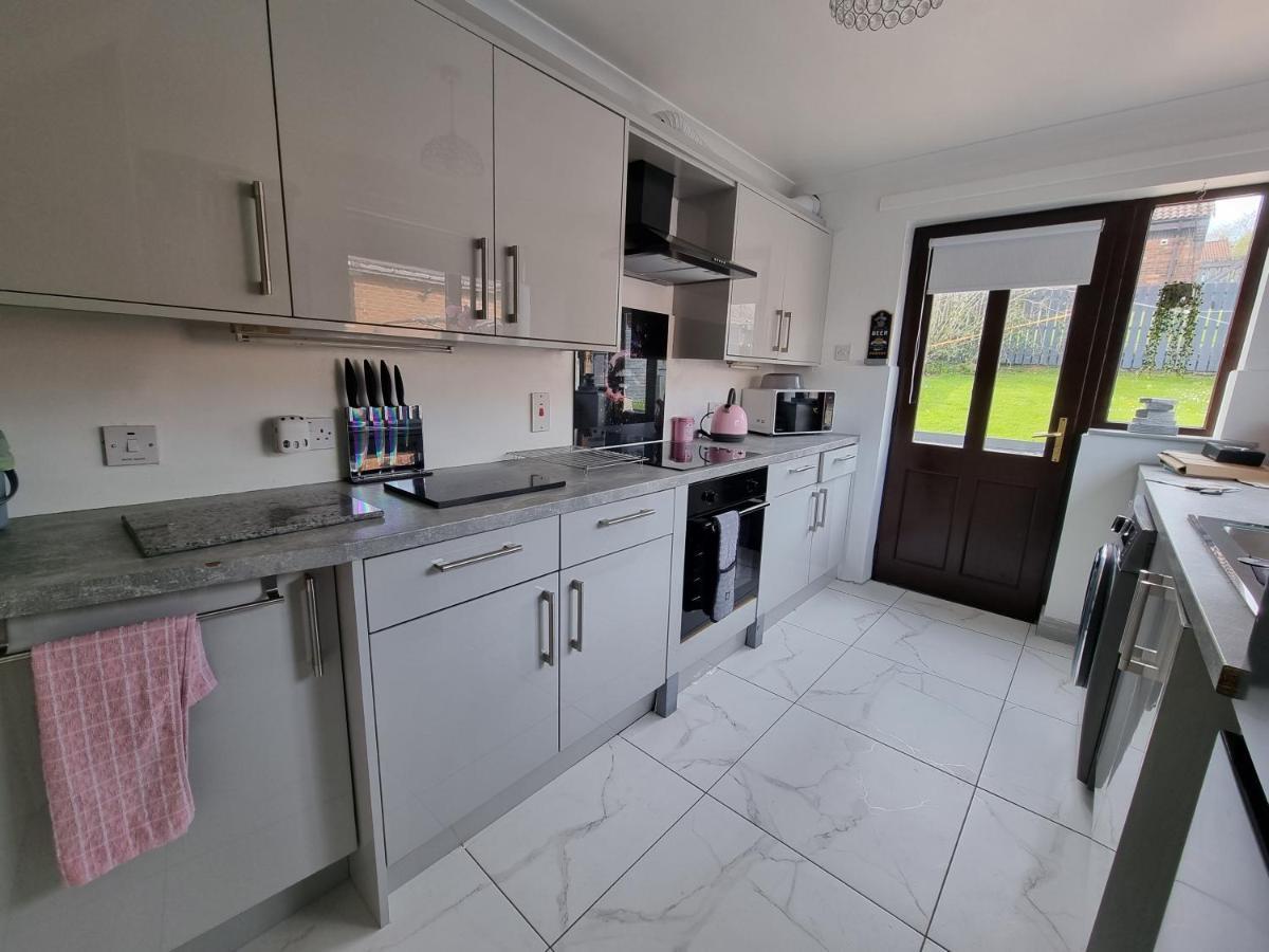 Private Room City Skyline And Mountain Views Close Too Belfast Centre And Airports Free Parking 외부 사진